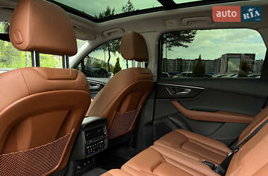 Позашляховик / Кросовер Audi Q7 2023 в 