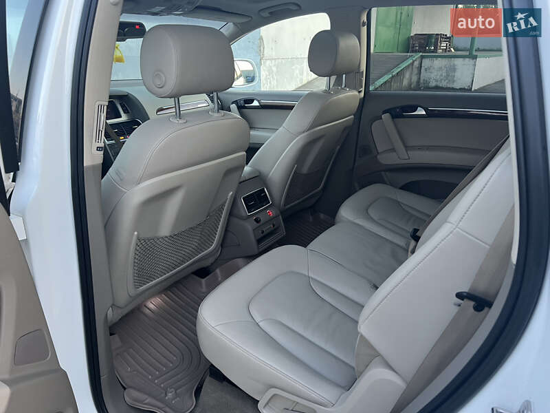 Внедорожник / Кроссовер Audi Q7 2011 в Ужгороде