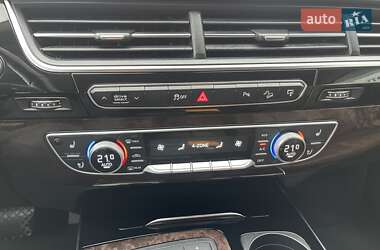 Внедорожник / Кроссовер Audi Q7 2016 в 