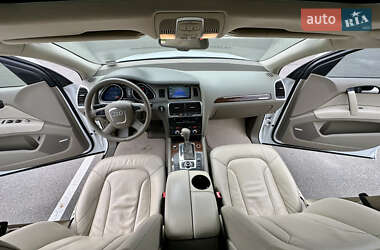 Внедорожник / Кроссовер Audi Q7 2011 в 