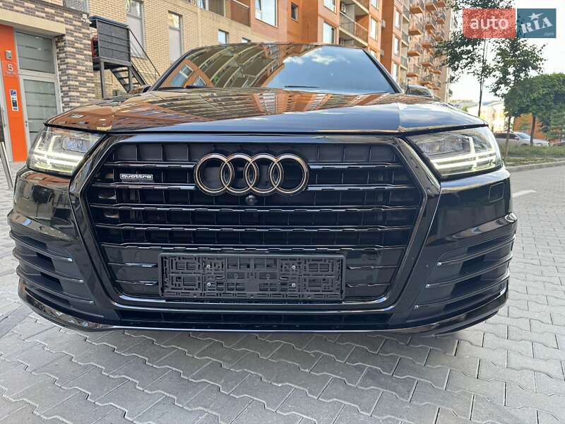 Позашляховик / Кросовер Audi Q7 2016 в Чернівцях