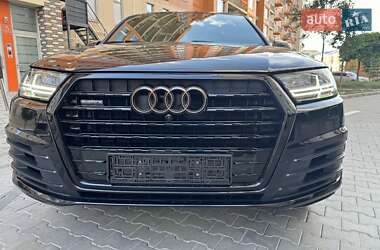 Внедорожник / Кроссовер Audi Q7 2016 в 