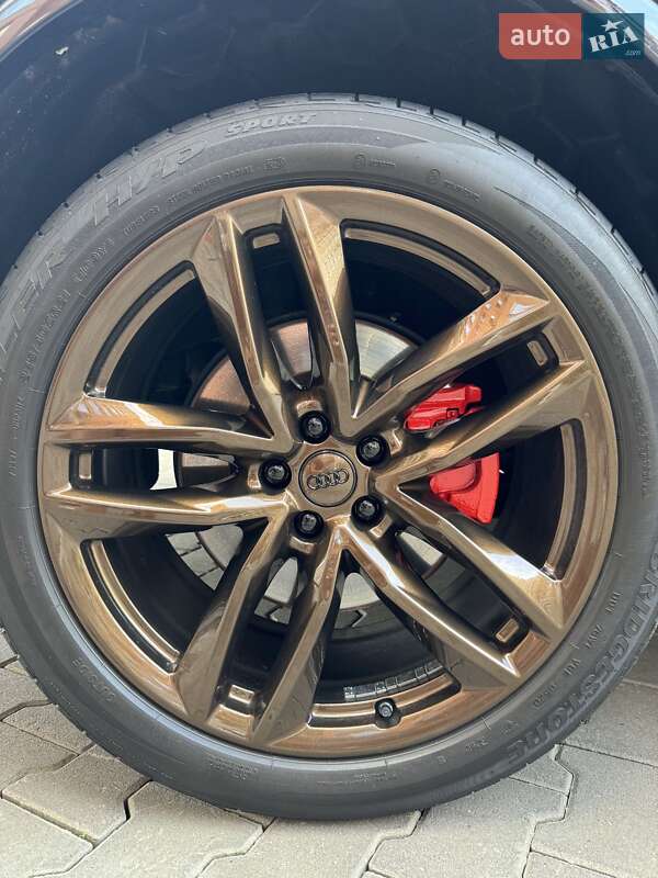 Позашляховик / Кросовер Audi Q7 2016 в Чернівцях