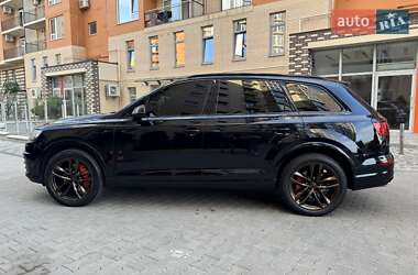 Внедорожник / Кроссовер Audi Q7 2016 в 