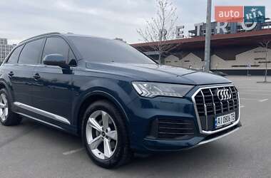 Позашляховик / Кросовер Audi Q7 2022 в 