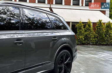 Внедорожник / Кроссовер Audi Q7 2020 в 