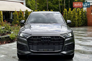 Внедорожник / Кроссовер Audi Q7 2020 в 