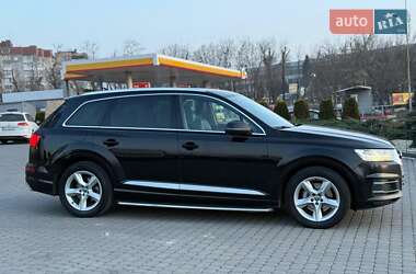 Внедорожник / Кроссовер Audi Q7 2017 в 