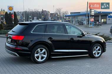 Внедорожник / Кроссовер Audi Q7 2017 в 