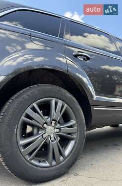 Внедорожник / Кроссовер Audi Q7 2010 в 