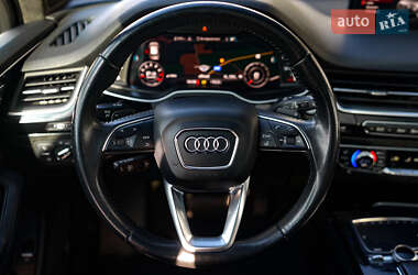 Внедорожник / Кроссовер Audi Q7 2017 в 