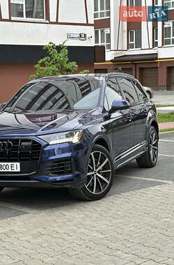 Внедорожник / Кроссовер Audi Q7 2021 в 