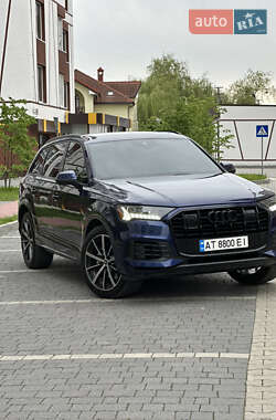 Внедорожник / Кроссовер Audi Q7 2021 в 