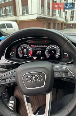 Внедорожник / Кроссовер Audi Q7 2021 в 