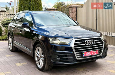 Внедорожник / Кроссовер Audi Q7 2018 в 