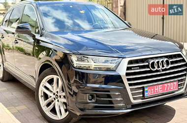 Внедорожник / Кроссовер Audi Q7 2018 в 