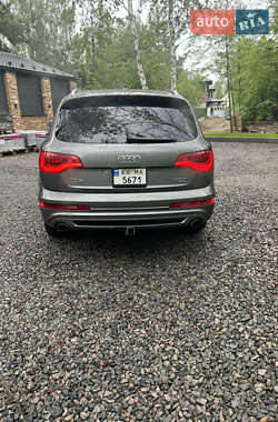 Позашляховик / Кросовер Audi Q7 2015 в 