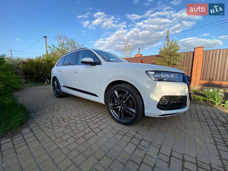 Внедорожник / Кроссовер Audi Q7 2016 в Днепре