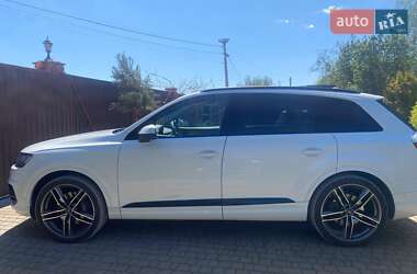 Внедорожник / Кроссовер Audi Q7 2016 в 