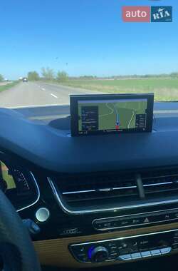 Внедорожник / Кроссовер Audi Q7 2016 в 