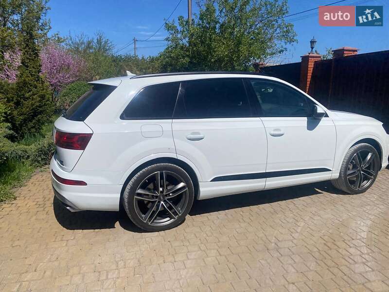 Внедорожник / Кроссовер Audi Q7 2016 в Днепре