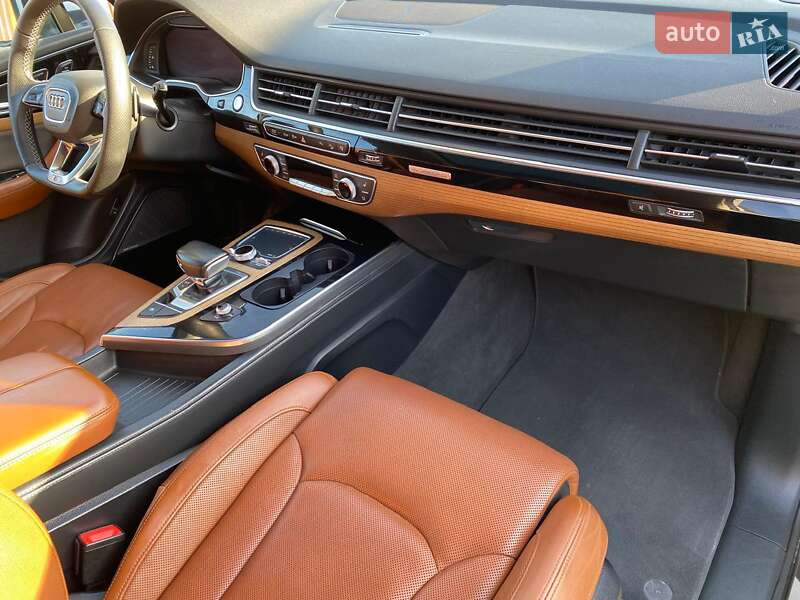 Внедорожник / Кроссовер Audi Q7 2016 в Днепре