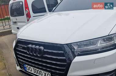 Внедорожник / Кроссовер Audi Q7 2017 в 