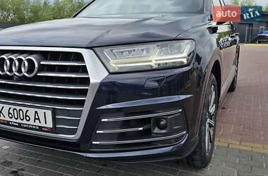 Внедорожник / Кроссовер Audi Q7 2016 в 