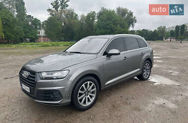 Внедорожник / Кроссовер Audi Q7 2016 в 