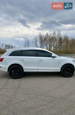 Внедорожник / Кроссовер Audi Q7 2015 в 