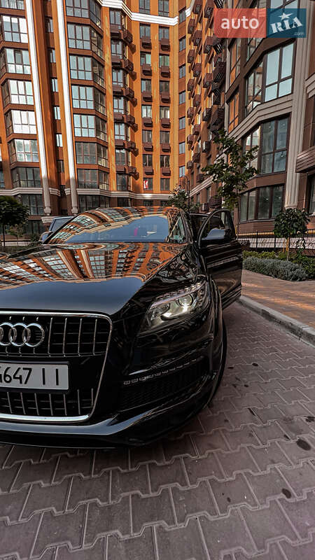 Позашляховик / Кросовер Audi Q7 2015 в Києві