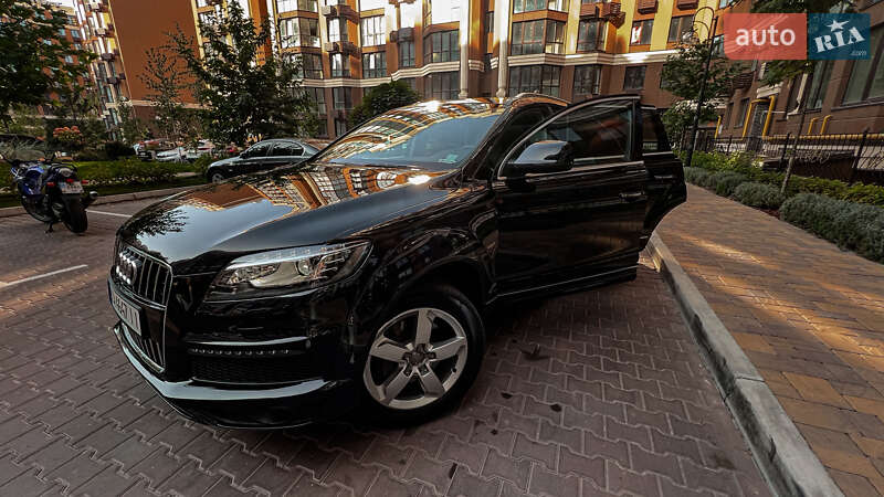 Позашляховик / Кросовер Audi Q7 2015 в 