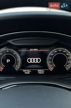 Позашляховик / Кросовер Audi Q7 2021 в 
