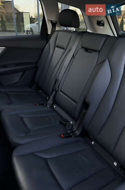 Позашляховик / Кросовер Audi Q7 2021 в 