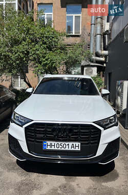 Внедорожник / Кроссовер Audi Q7 2020 в 