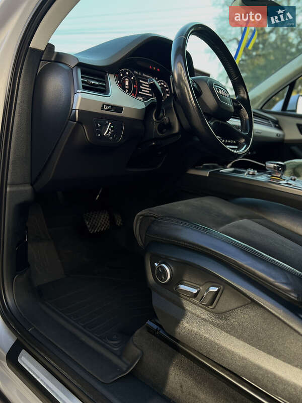 Внедорожник / Кроссовер Audi Q7 2016 в Березному