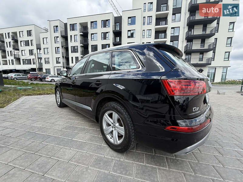 Внедорожник / Кроссовер Audi Q7 2017 в Ровно