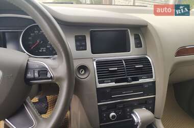 Позашляховик / Кросовер Audi Q7 2013 в 