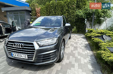 Внедорожник / Кроссовер Audi Q7 2017 в 