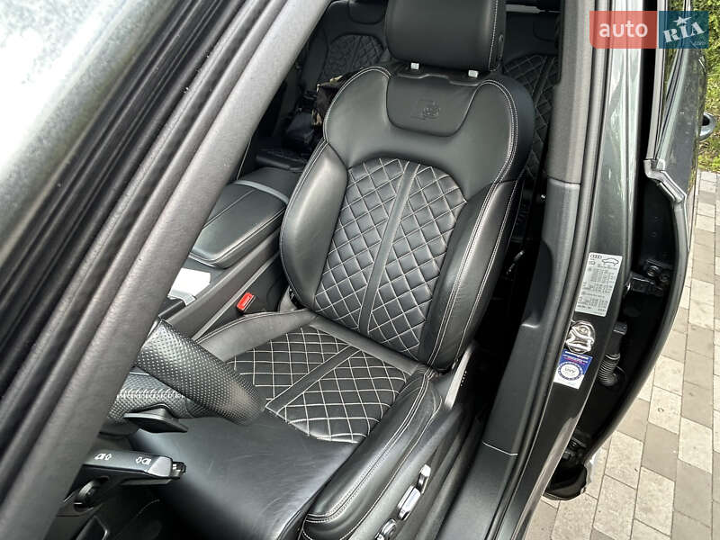 Позашляховик / Кросовер Audi Q7 2017 в Києві