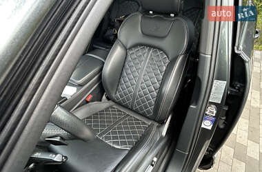 Внедорожник / Кроссовер Audi Q7 2017 в 