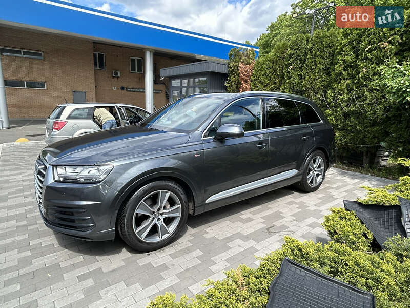Позашляховик / Кросовер Audi Q7 2017 в Києві