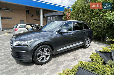 Внедорожник / Кроссовер Audi Q7 2017 в 