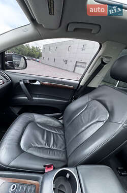 Внедорожник / Кроссовер Audi Q7 2012 в 