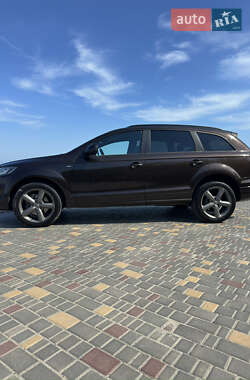 Внедорожник / Кроссовер Audi Q7 2015 в 