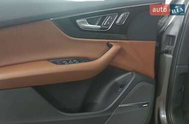 Внедорожник / Кроссовер Audi Q7 2018 в 