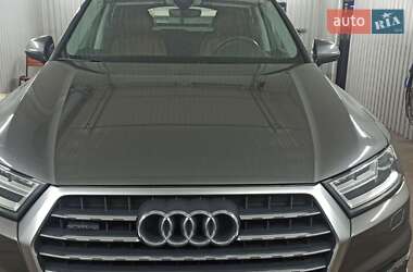 Внедорожник / Кроссовер Audi Q7 2018 в 