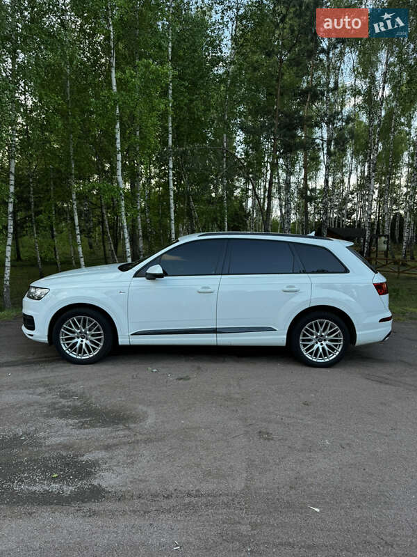 Позашляховик / Кросовер Audi Q7 2017 в Житомирі