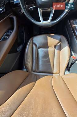 Внедорожник / Кроссовер Audi Q7 2017 в 