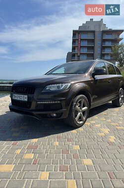 Внедорожник / Кроссовер Audi Q7 2015 в 